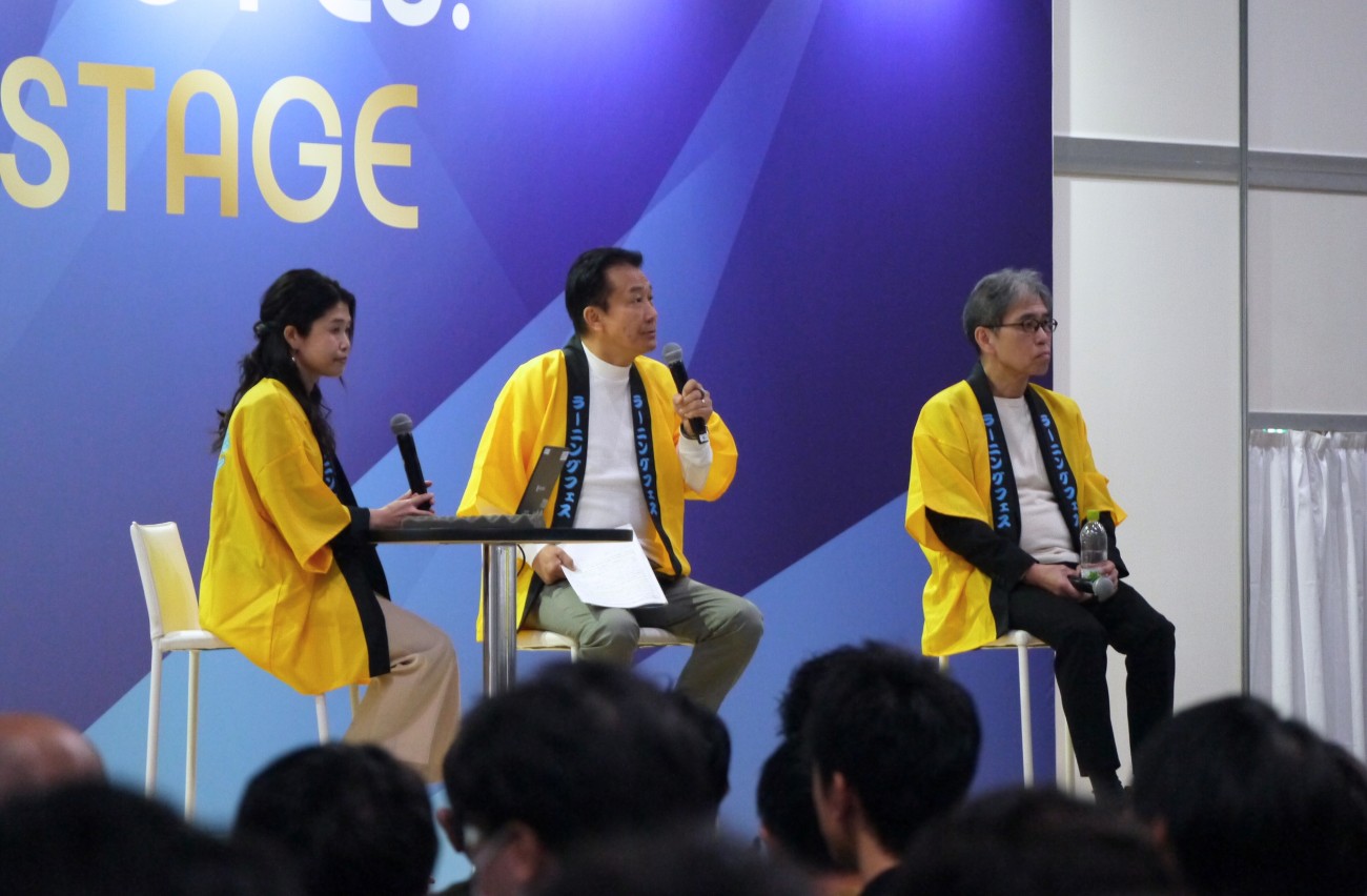 基調講演の登壇者も法被を着てお祭り感を演出。（左から今井氏、藤江氏、髙橋氏）