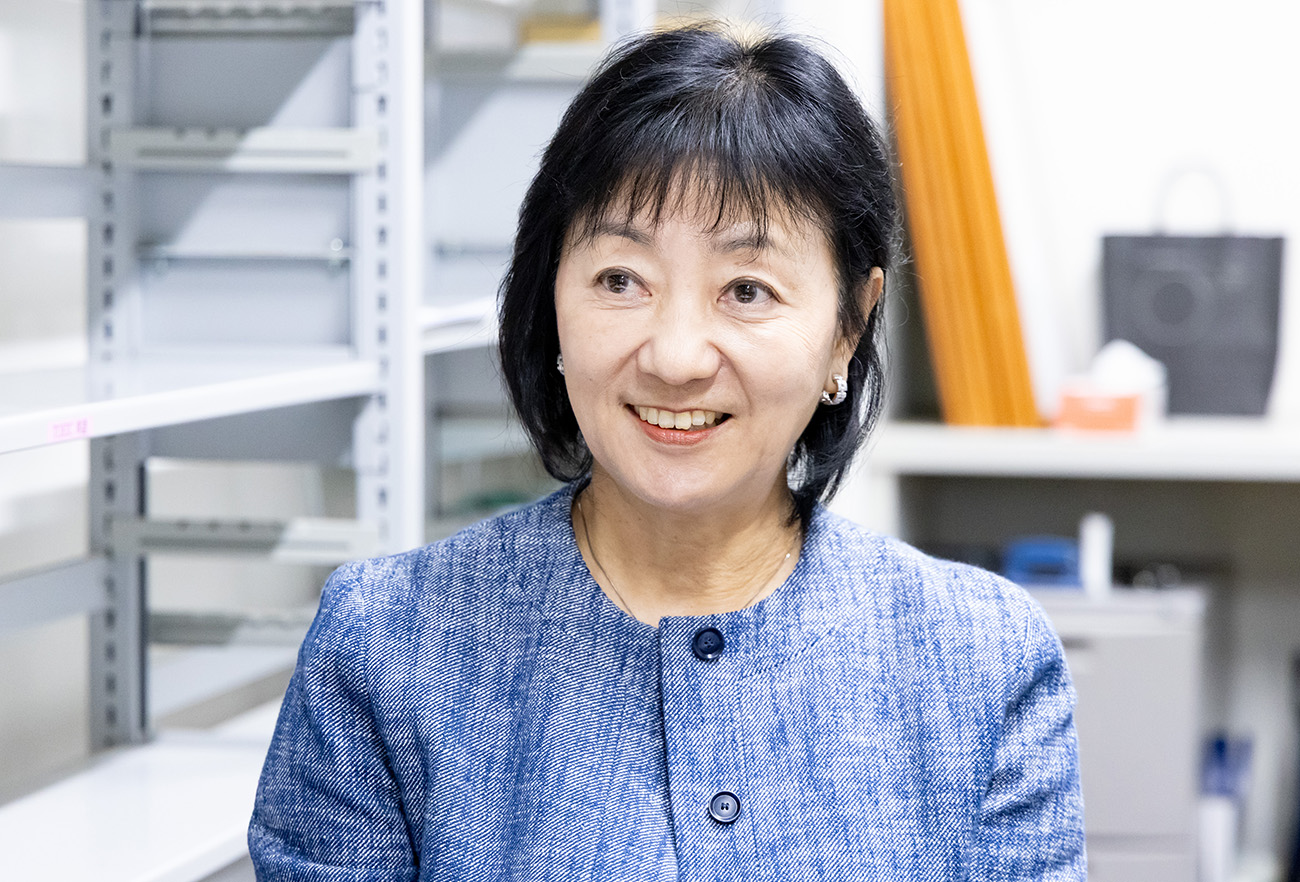 星野 朝子氏