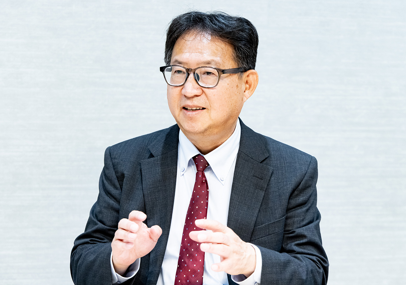 岩本 隆氏