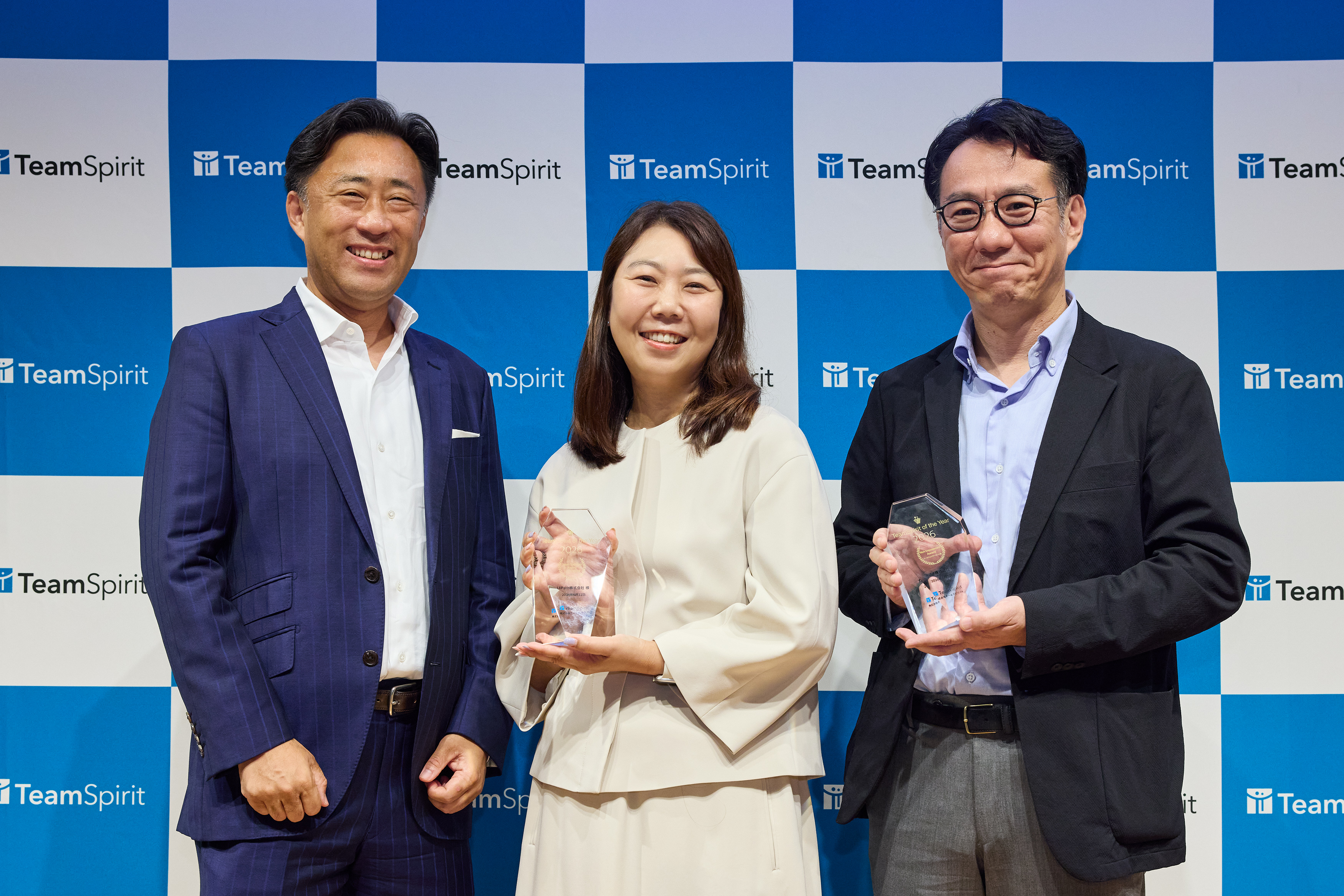（左から）株式会社チームスピリット 代表取締役CEO 道下和良氏、UiPath株式会社 村上氏、カゴメ株式会社 中里氏